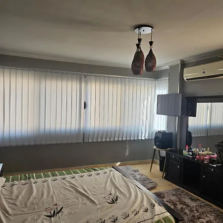 Nefartari Pyramid Apartment